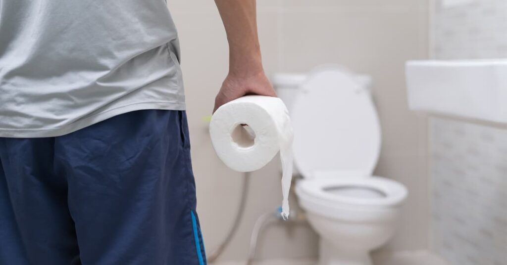 Bright yellow pee after drinking alcohol Bright yellow pee after drinking alcohol