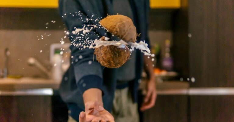 Coconut milk: 8 Powerful Health Benefits