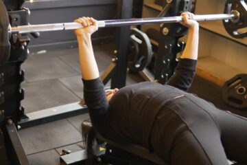 Decline Bench Press: Explode Your Lower Chest and 5 best advantages