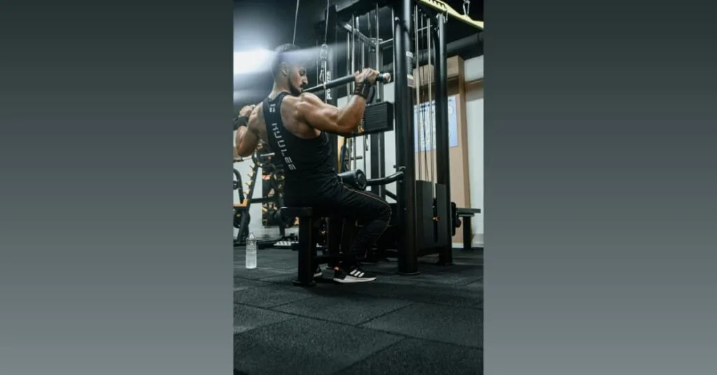 Lat Pulldowns: Common Mistakes Lat Pulldowns: Common Mistakes